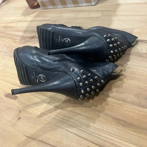 Alexander  McQueen Studded Leather Boots - Picture 3 of 10